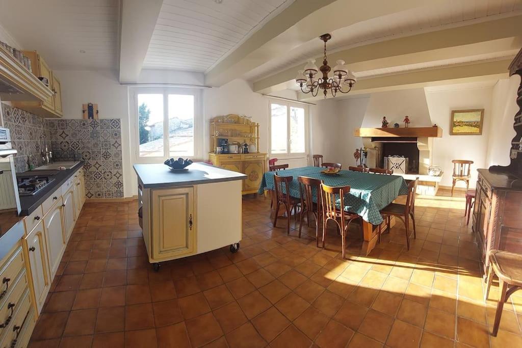 Mon Ventoux Villa Modene Eksteriør bilde